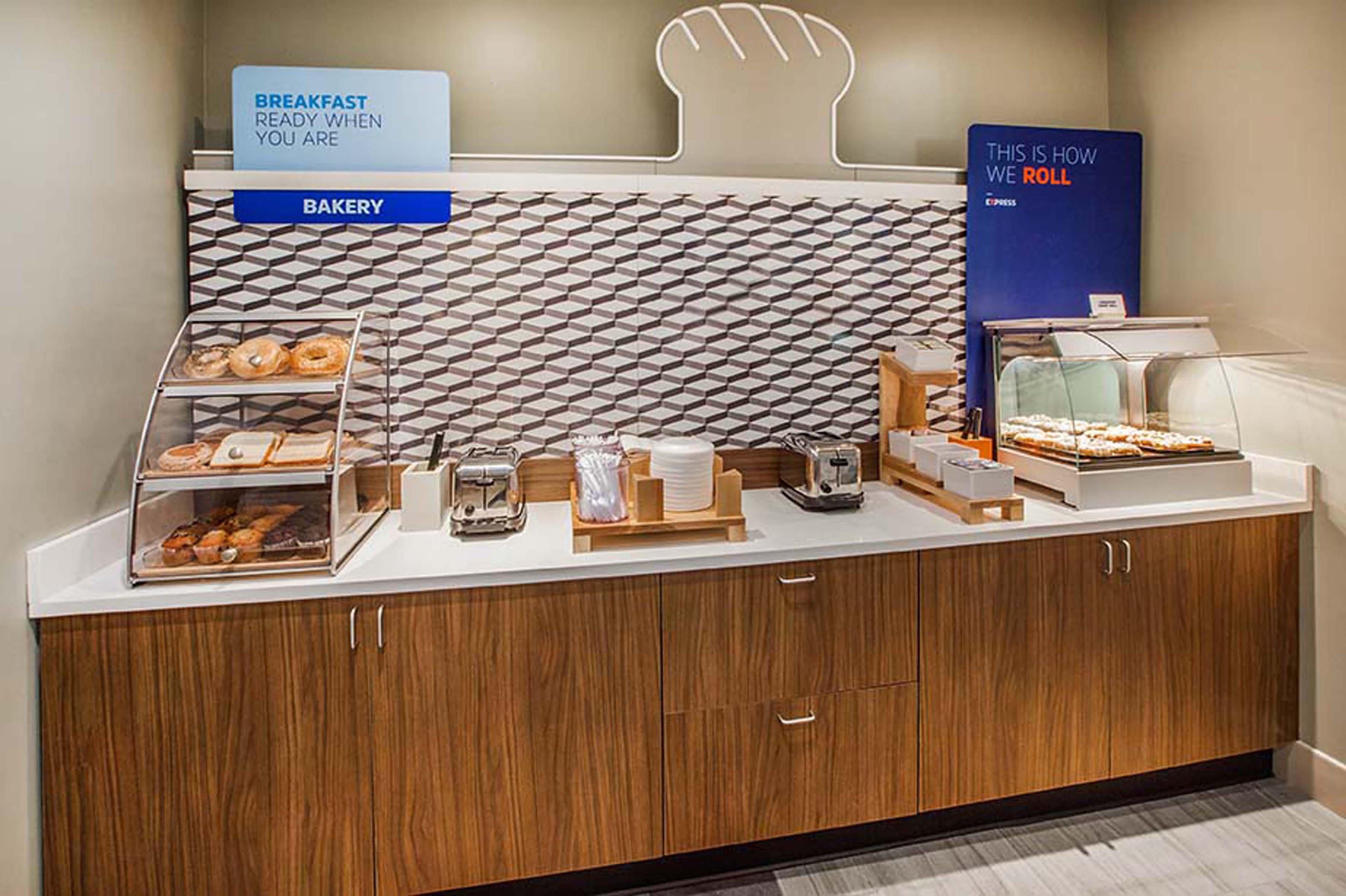 Holiday Inn Express And Suites Greenville Bagian luar foto
