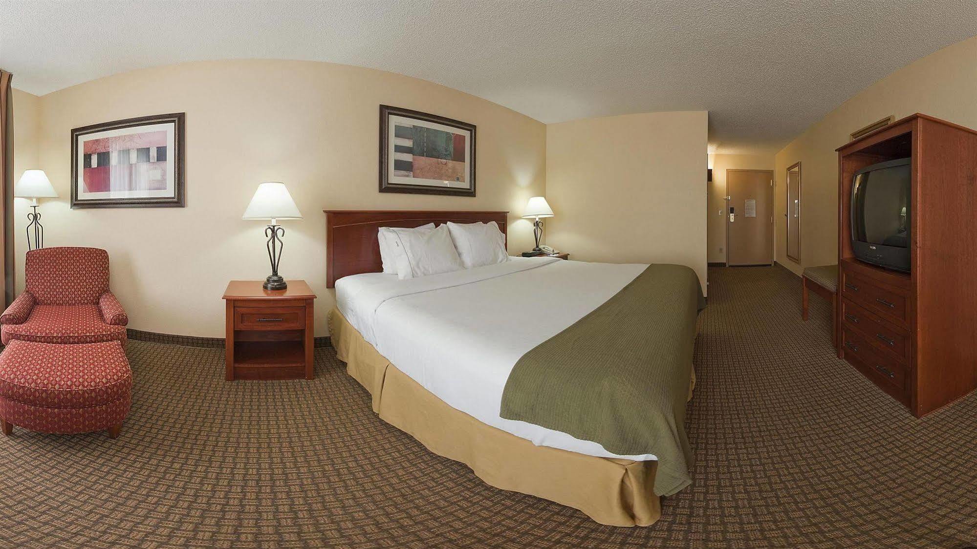 Holiday Inn Express And Suites Greenville Bagian luar foto